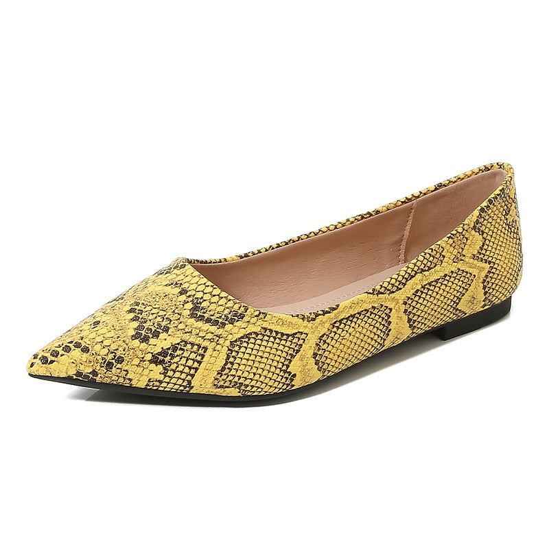 Pointed toe flat shoes for women, snake print shallow mouth soft leather soft sole scoop shoes, versatile
