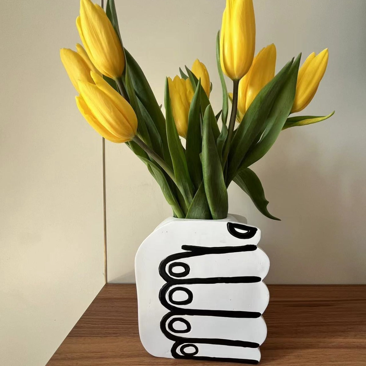 Hand shaped vase beautiful modern decoration creative home desktop resin ornaments eprolo