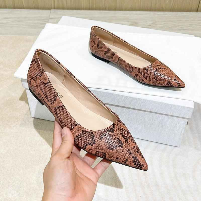 Pointed toe flat shoes for women, snake print shallow mouth soft leather soft sole scoop shoes, versatile