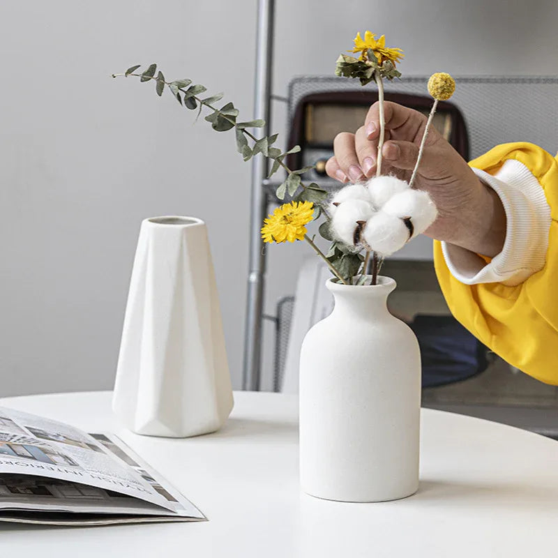 European Style Modern Creative Ceramic Vase – Elegant Home & Office Décor - Shello's Creative Boutique