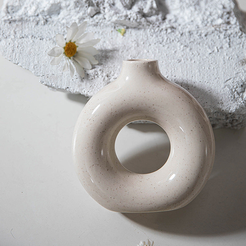 Nordic Abstract Ceramic Couple Candle Holder Irregular Circle Vase Figurine Decor Living Room Table Decoration Hotel Decoration eprolo