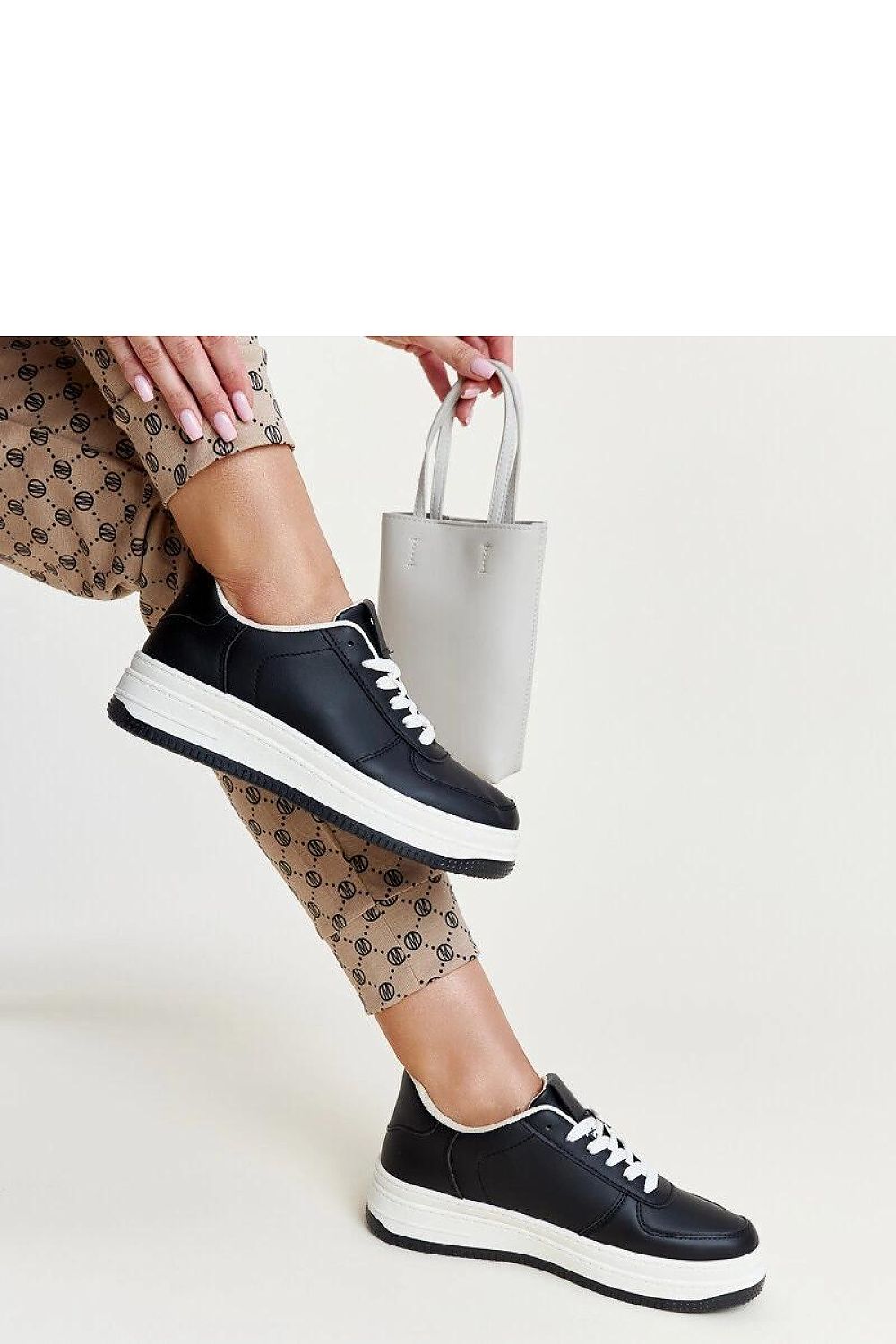 Sneakers model 207402 Solea