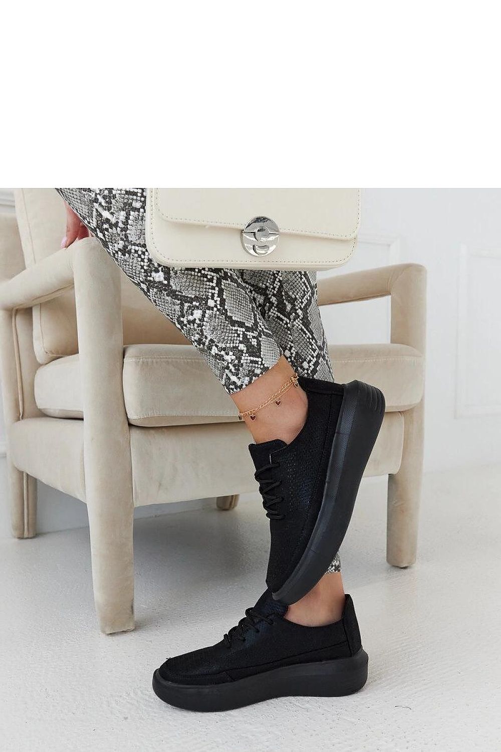 Sneakers model 207540 Solea