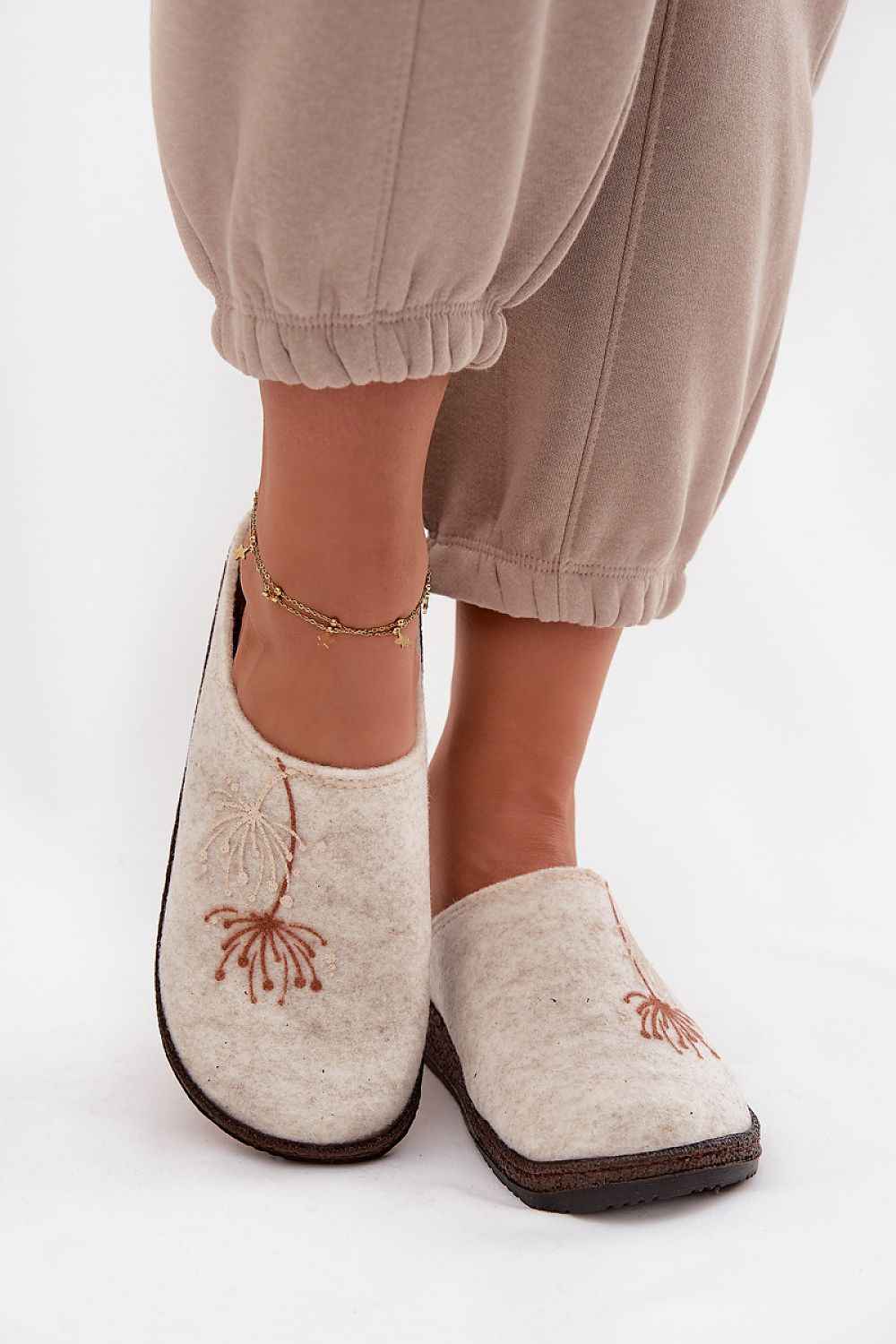 Comfortable Beige Felt Slippers - Contoured Insole House Slippers | Inblu