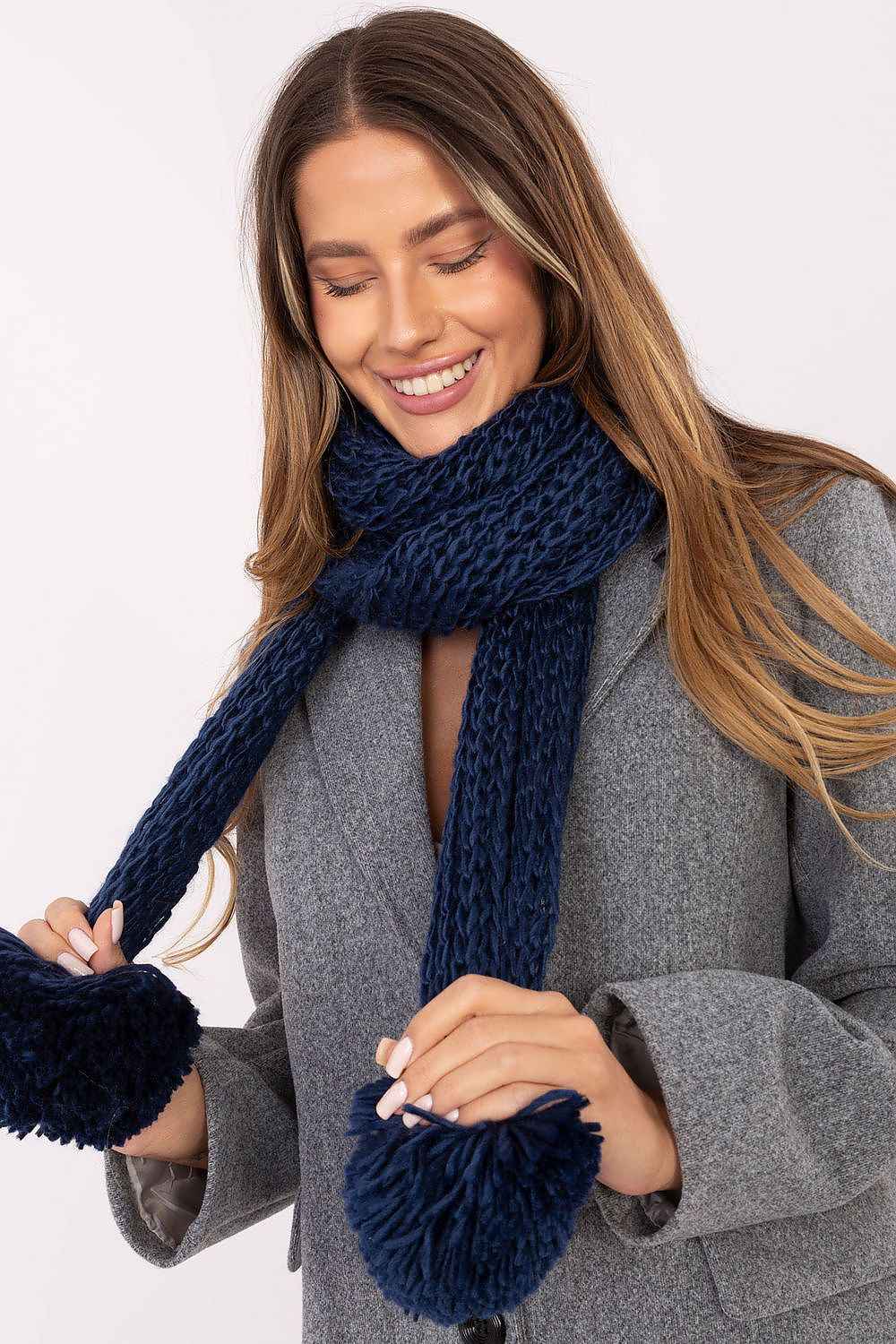 Shawl model 220390 AT