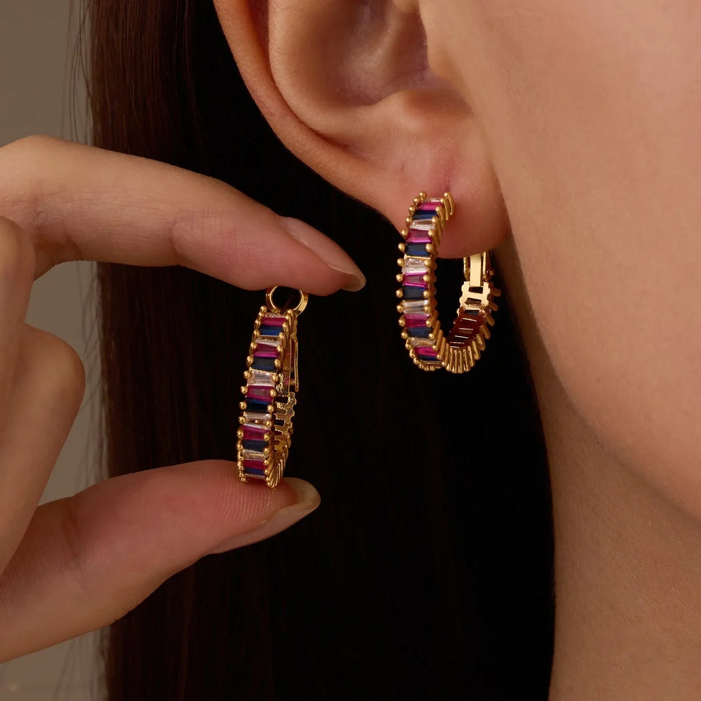 18K gold O-shaped gemstone-inlaid earrings with a light luxury style - Shello's Creative Boutique
