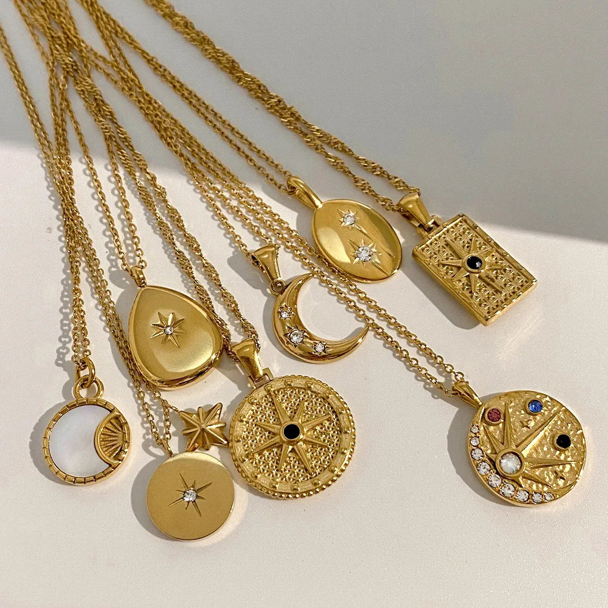 18K gold moon and star inlaid gemstone design high-end necklace - Shello's Creative Boutique