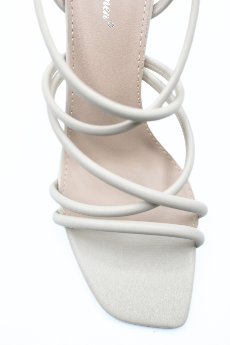 Strappy Buckle Block High Heels Moda