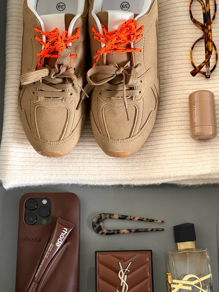 Double Contrast Lace Up Flat Trainers Moda