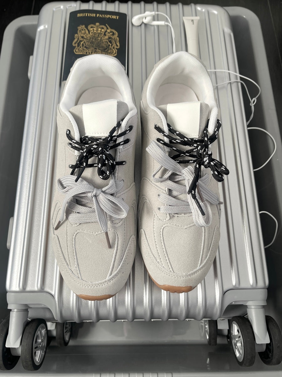 Double Contrast Lace Up Flat Trainers Moda