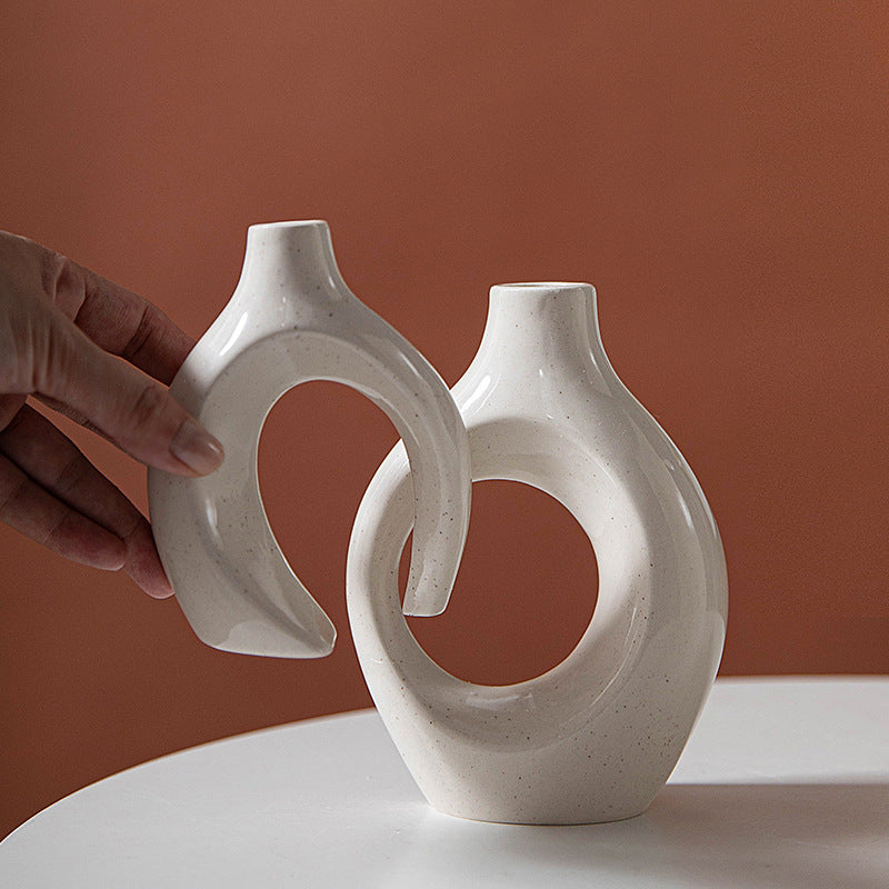 Nordic Abstract Ceramic Couple Candle Holder Irregular Circle Vase Figurine Decor Living Room Table Decoration Hotel Decoration eprolo