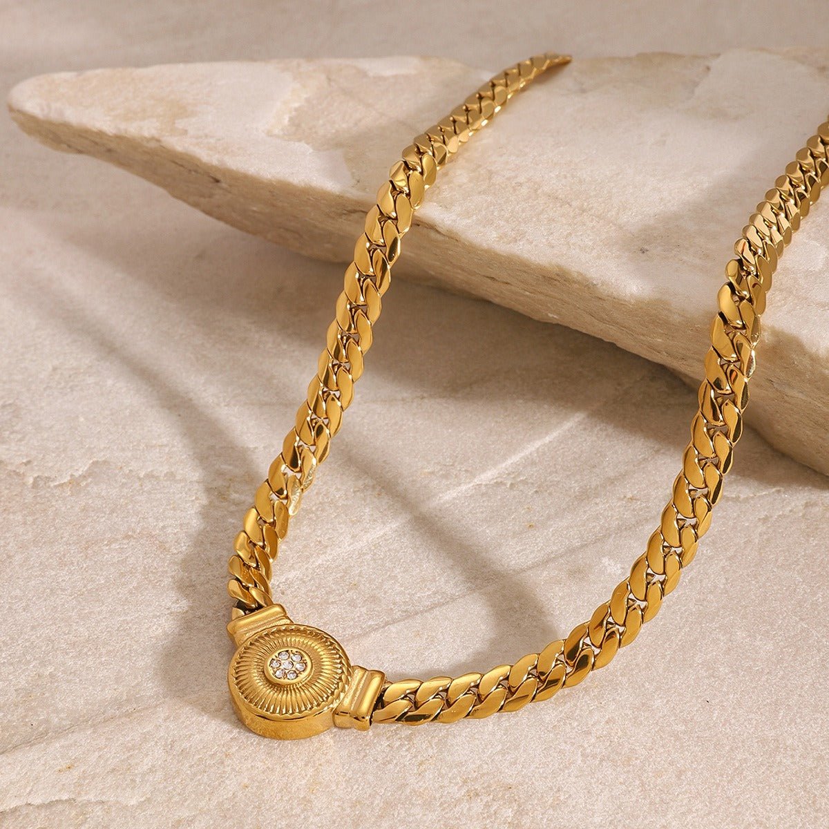 18K Gold Heart & Round Diamond Necklace - Statement Chain - Shello's Creative Boutique