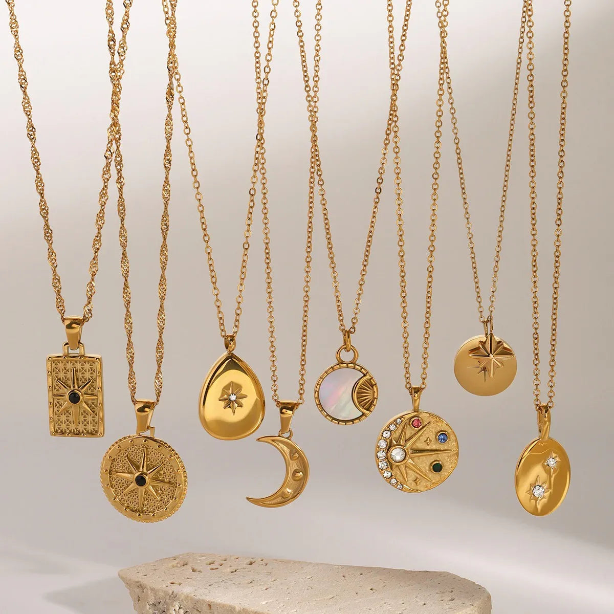18K gold moon and star inlaid gemstone design high-end necklace - Shello's Creative Boutique