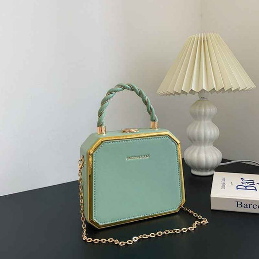 Shello's Creative Boutique – Fashionable Small Square Chain Crossbody Bag