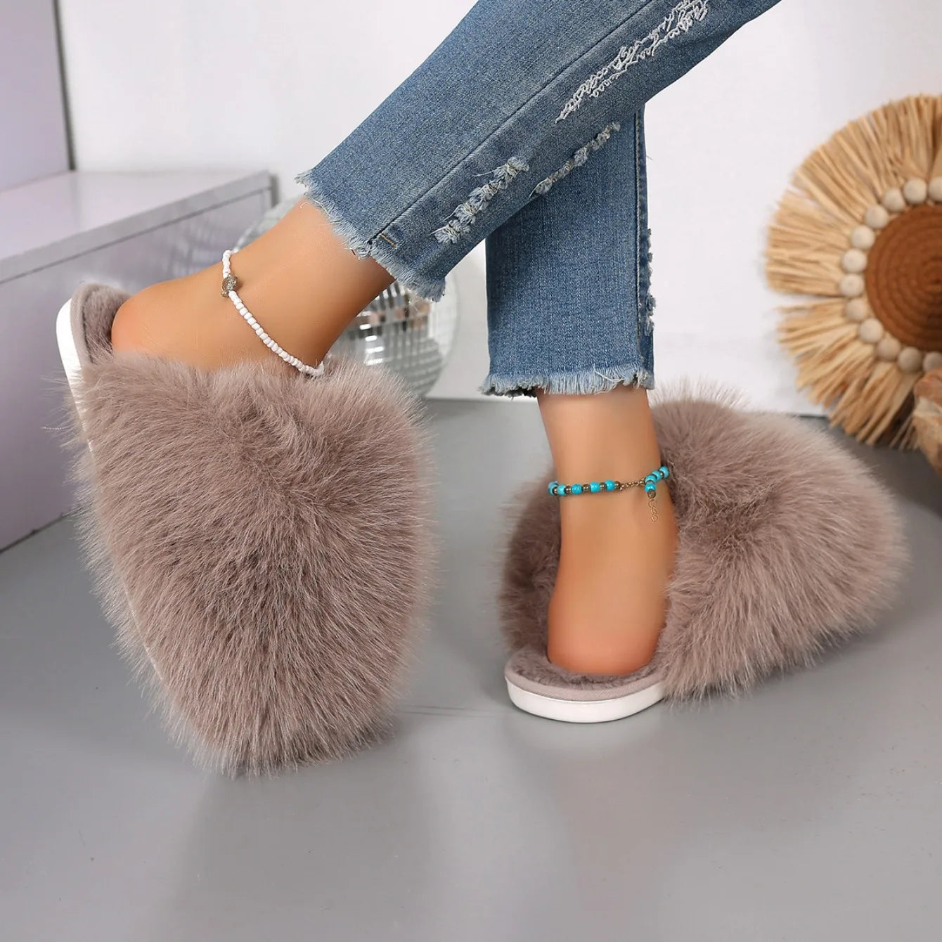 Women's Winter Fashion Fur Slippers - Fluffy Plush Anti-Slip Outdoor Slides - Shello's Creative Boutique