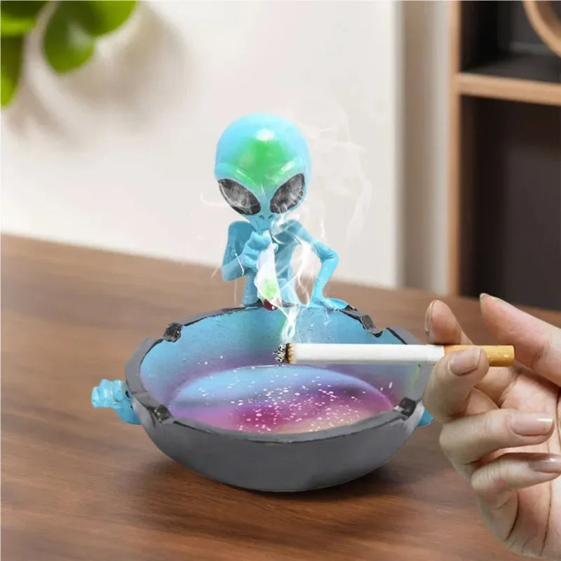 Alien Ashtray – Creative Sci-Fi Cigarette Tray for Home, Office & Party Décor