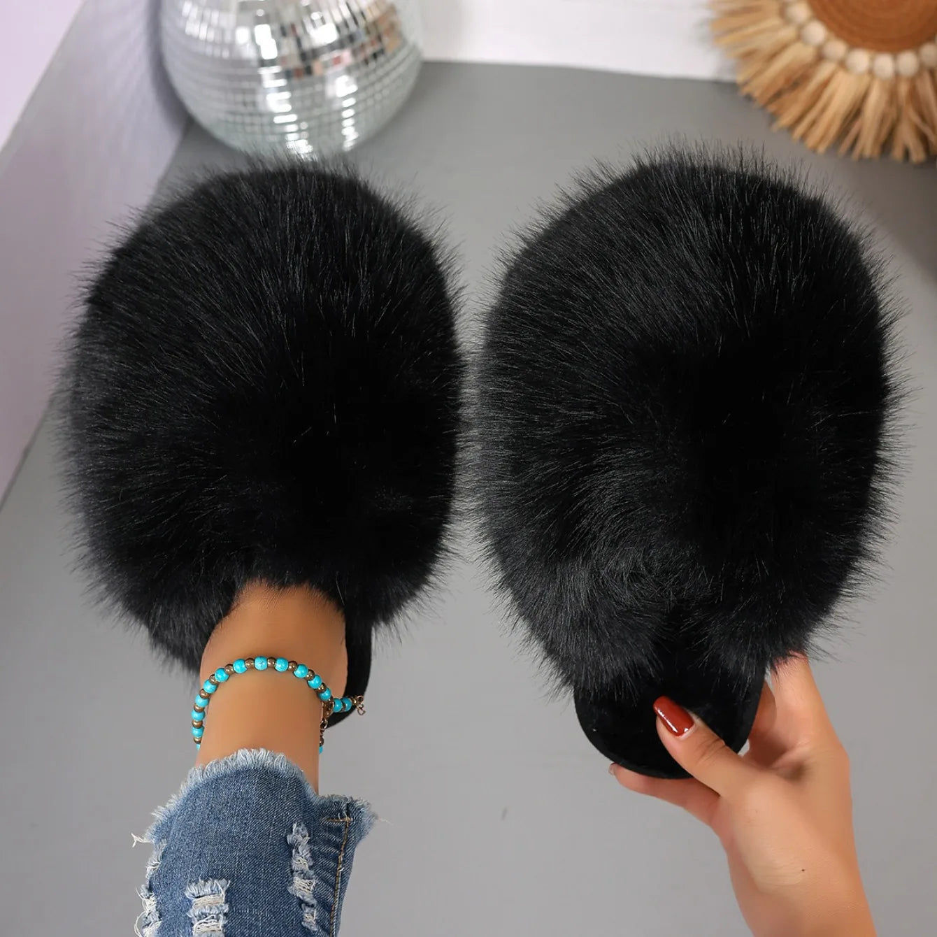 Women's Winter Fashion Fur Slippers - Fluffy Plush Anti-Slip Outdoor Slides - Shello's Creative Boutique