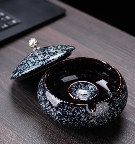 Creative Ceramic Ashtray with Lid – Anti-Fly Ash Desktop Ornament, 18 Styles