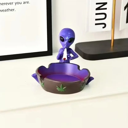 Alien Ashtray – Creative Sci-Fi Cigarette Tray for Home, Office & Party Décor