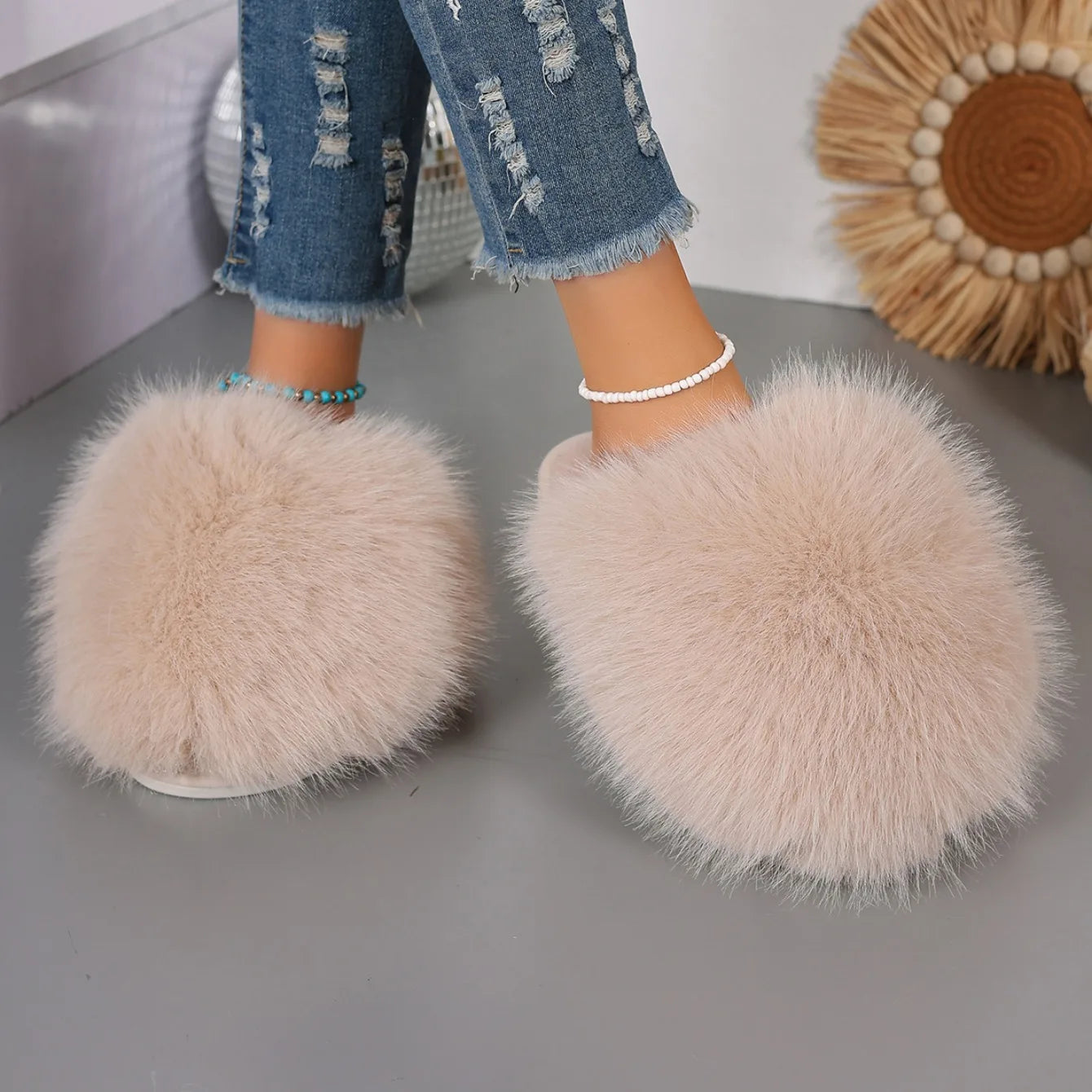 Women's Winter Fashion Fur Slippers - Fluffy Plush Anti-Slip Outdoor Slides - Shello's Creative Boutique