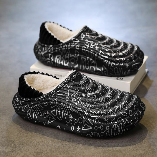Men's indoor slippers in black and beige, pair with plush sherpa lining