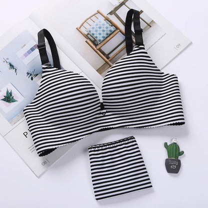 NURRASA Seamless Push-Up Bra & Panty Set – Sexy Floral Wire-Free Lingerie for Women, 3/4 Cup Adjustable Brassiere & Briefs (Sizes 70AB–85AB)