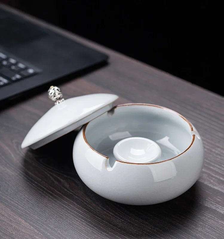 Creative Ceramic Ashtray with Lid – Anti-Fly Ash Desktop Ornament, 18 Styles