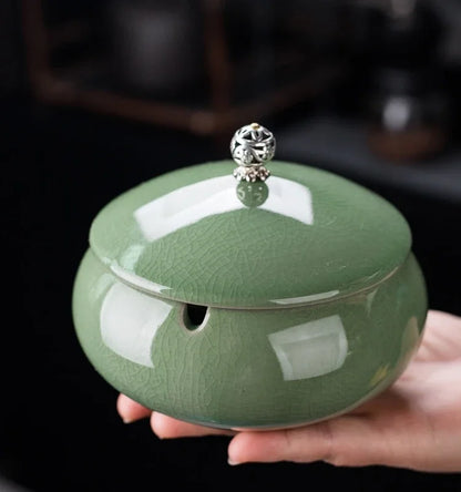 Creative Ceramic Ashtray with Lid – Anti-Fly Ash Desktop Ornament, 18 Styles