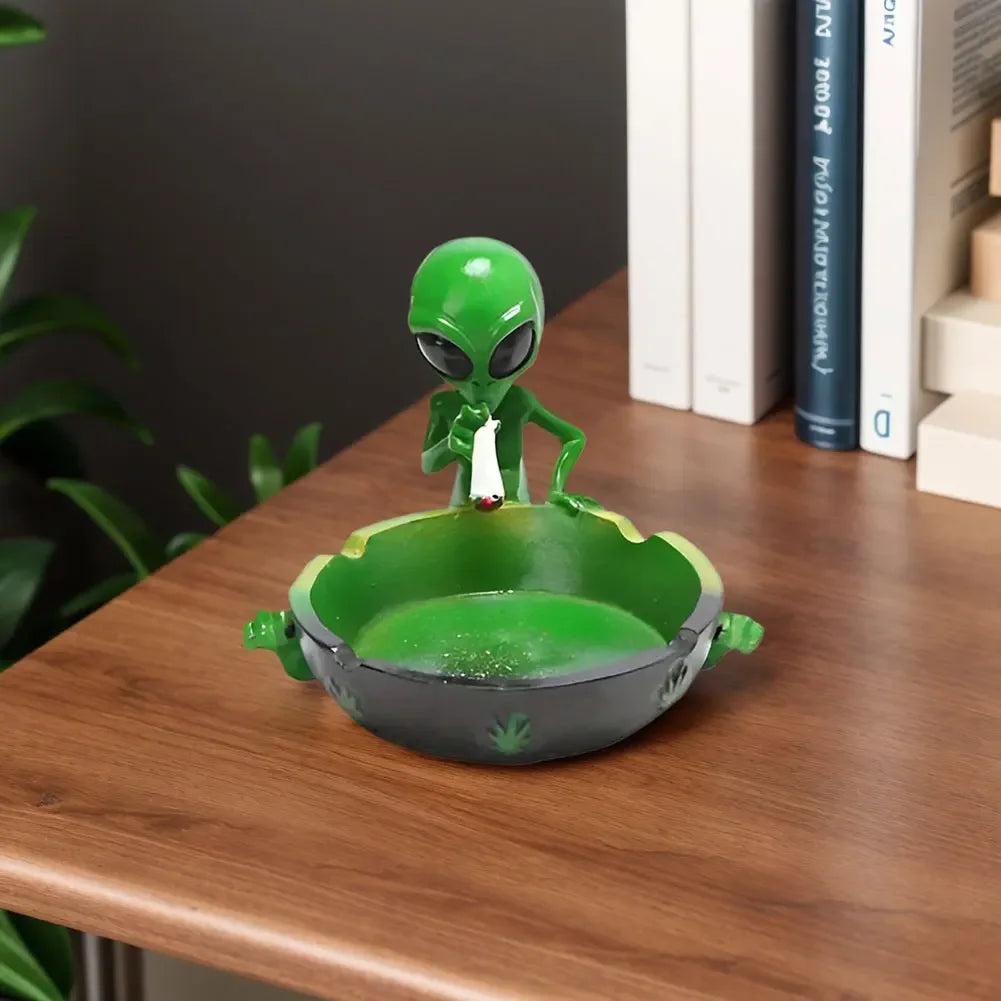 Alien Ashtray – Creative Sci-Fi Cigarette Tray for Home, Office & Party Décor