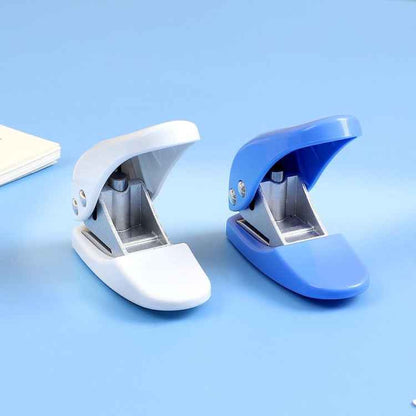 Deli Mini Small Hole Punch Single Circular Hole Punch Machine Manual Hole Punch, Size: 6x5.5cm, Random Color Delivery