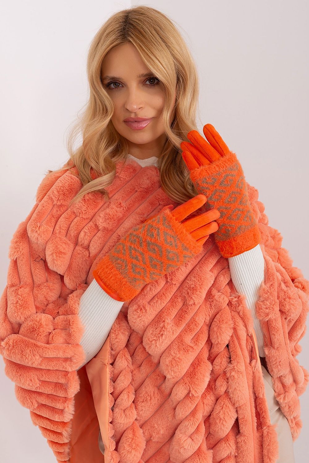  Gloves model 190813 AT 