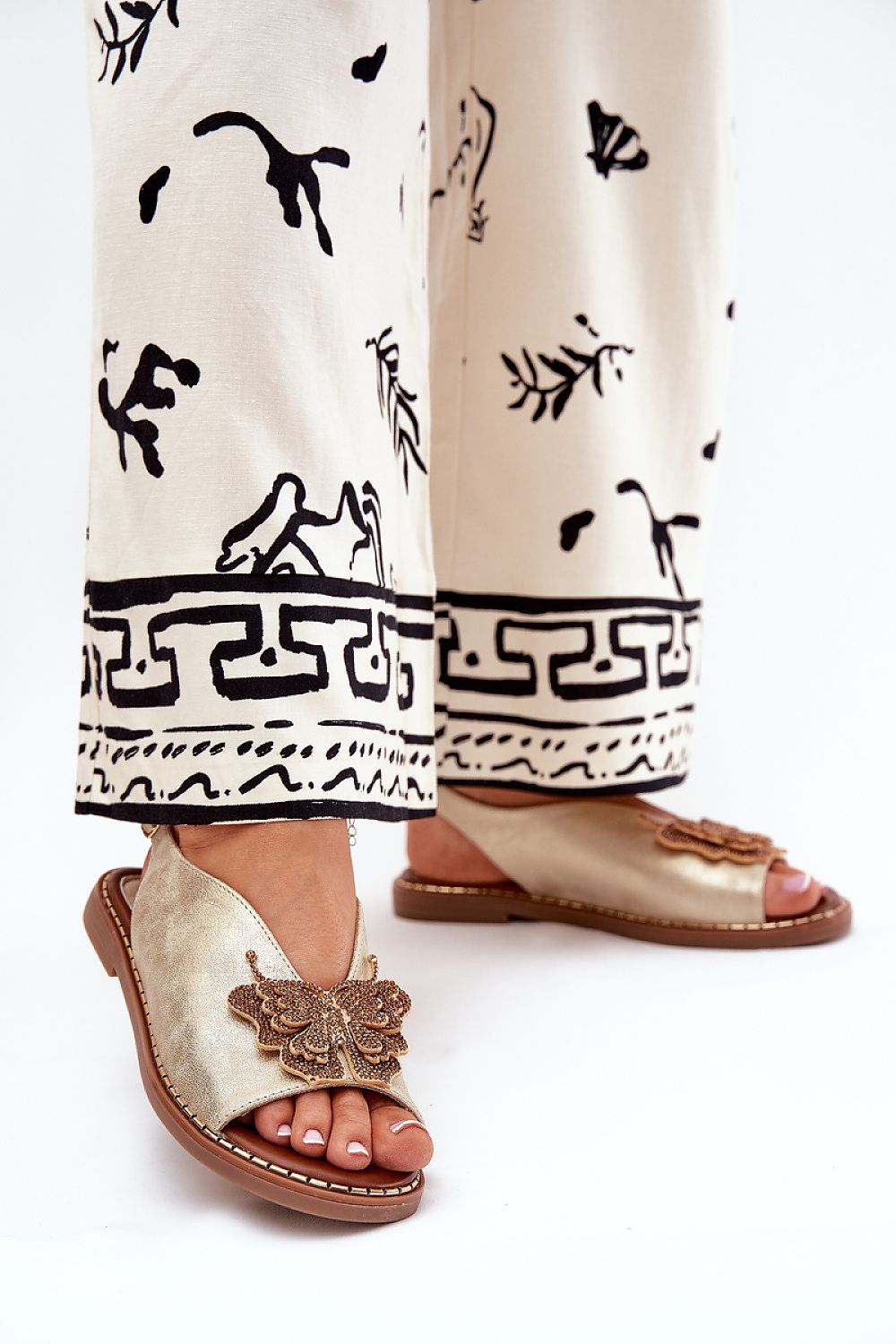  Sandals model 210058 Step in style 