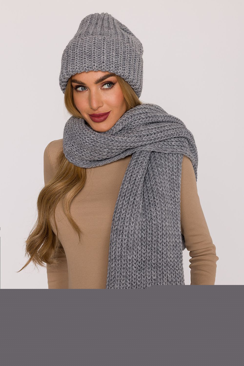  Shawl model 219550 Moe 