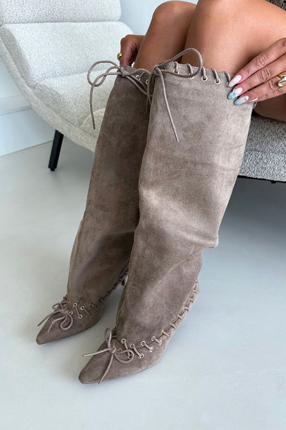  Heel boots model 230951 Step in style 