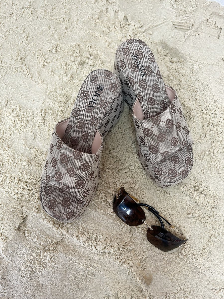 Slip On Wedge Heel Sandal Moda