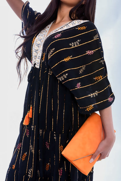 V-Neck Tassel Printed Detail Maxi Dress Moda