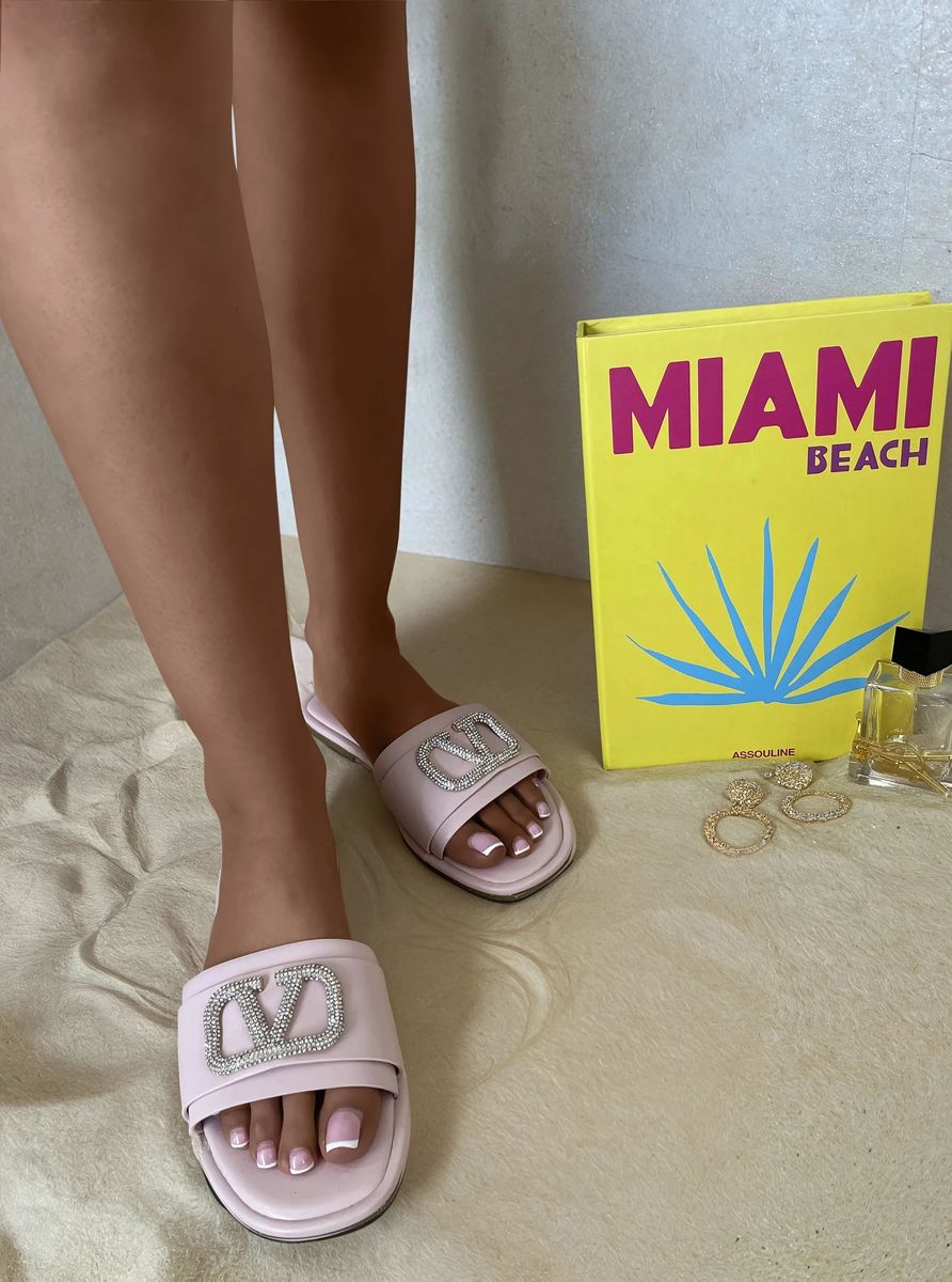 Rhinestone Detail Strap Slip On Flat Sandals Moda