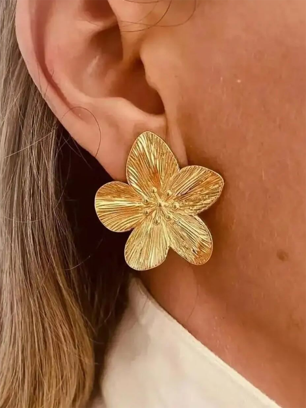 New stainless steel design matte flower earrings Shello's Creative Boutique