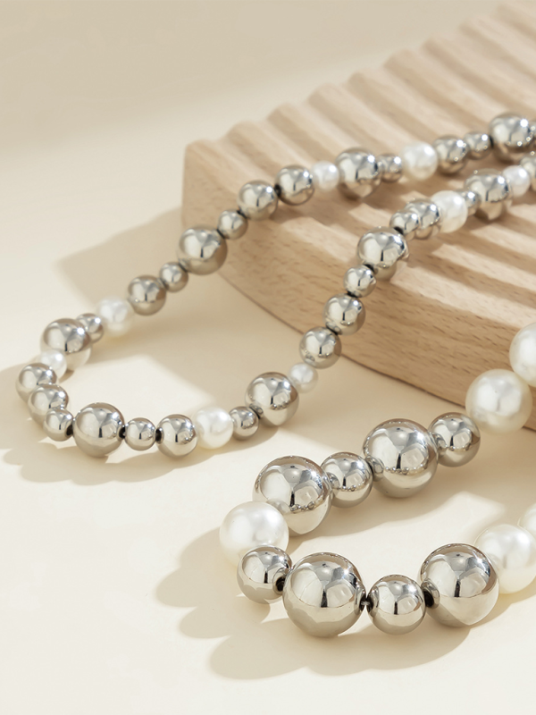 Exaggerated round punk collarbone chain Geometric beads Beaded necklace Shello's Creative Boutique
