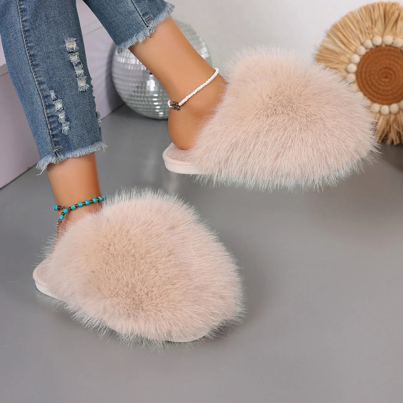 Women's Winter Fashion Fur Slippers - Fluffy Plush Anti - Slip Outdoor Slides - Shello's Creative Boutique