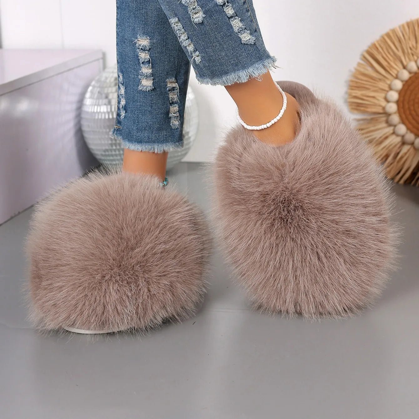Women's Winter Fashion Fur Slippers - Fluffy Plush Anti - Slip Outdoor Slides - Shello's Creative Boutique