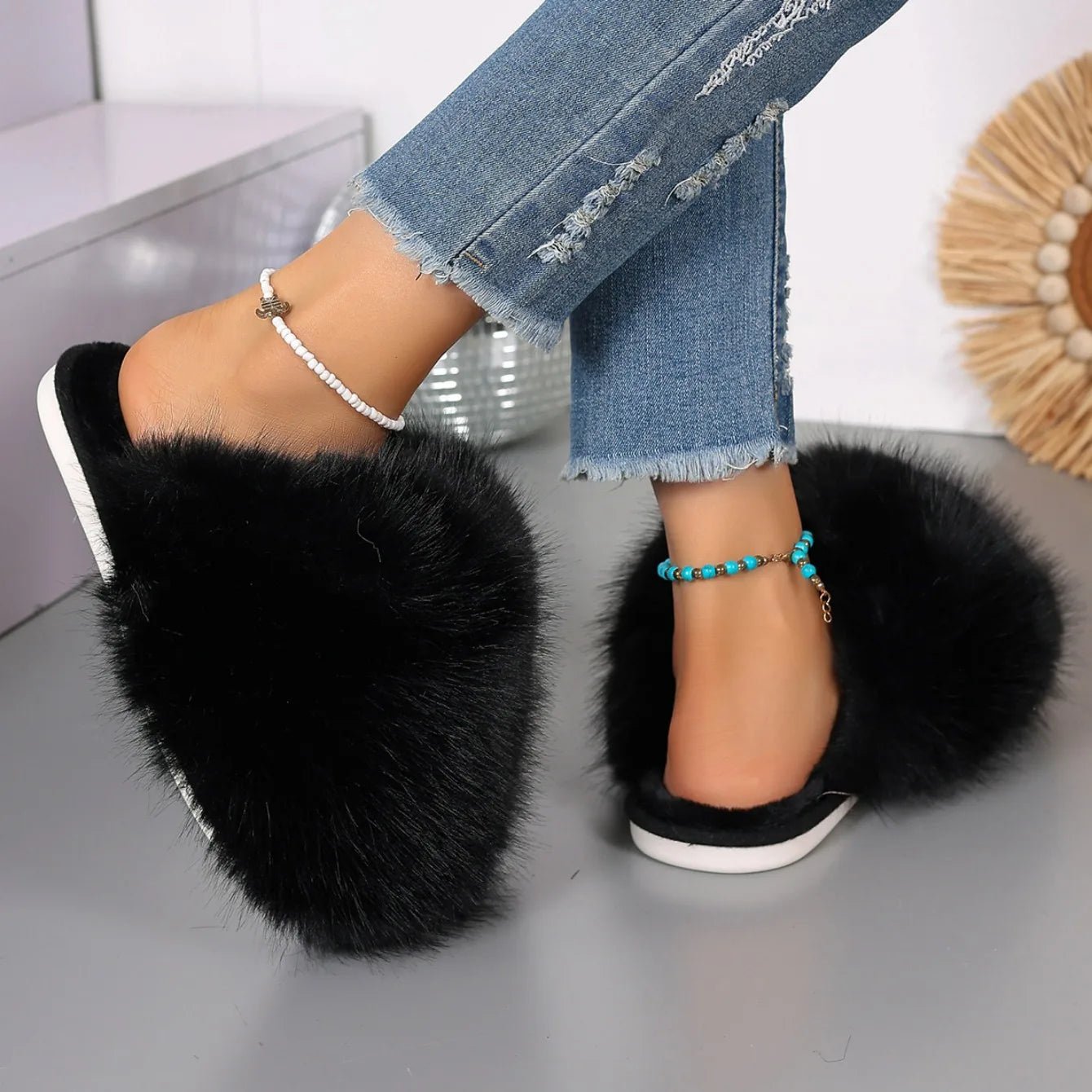 Women's Winter Fashion Fur Slippers - Fluffy Plush Anti - Slip Outdoor Slides - Shello's Creative Boutique