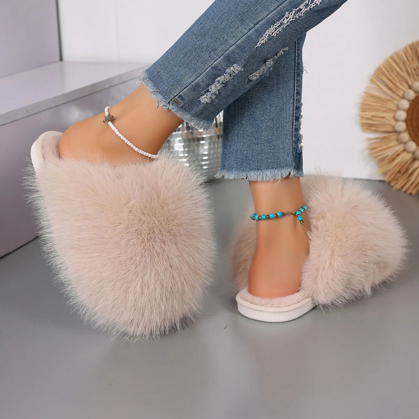 Women's Winter Fashion Fur Slippers - Fluffy Plush Anti - Slip Outdoor Slides - Shello's Creative Boutique